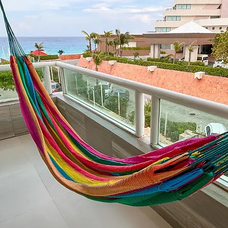 Brisas Shores 209 Beachfront Apartment With Terrace, Cancun Hotel Zone, 1 Bedroom
